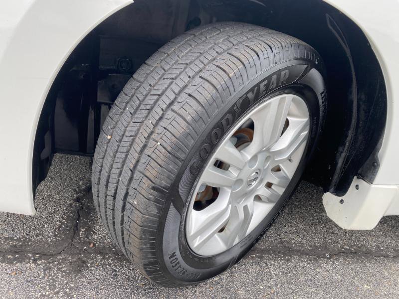 Used 2012 Nissan Altima 2.5 SL w/ 2.5SL Pkg FWD image 11