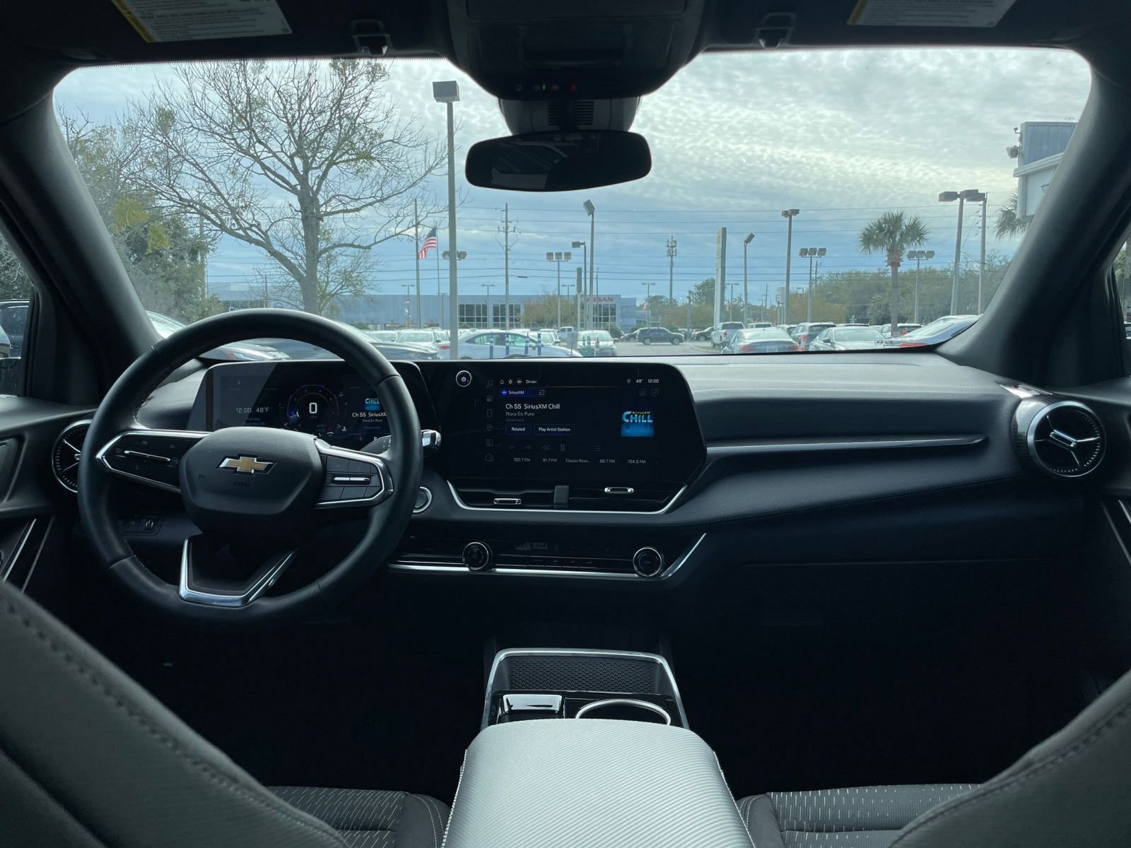 Used 2025 Chevrolet Equinox LT image 32