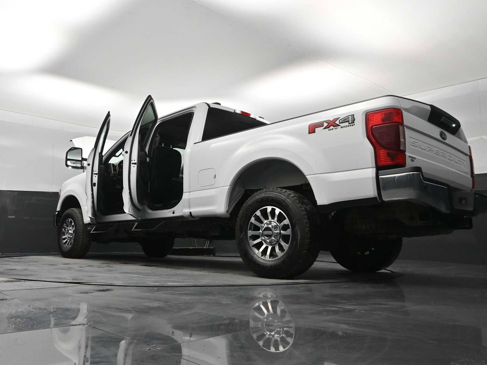 Used 2021 Ford F250 Lariat w/ Lariat Value Package image 29