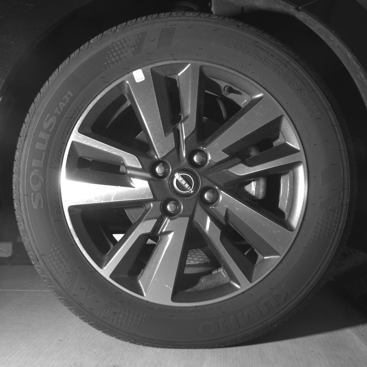 Used 2025 Nissan Versa SV image 13