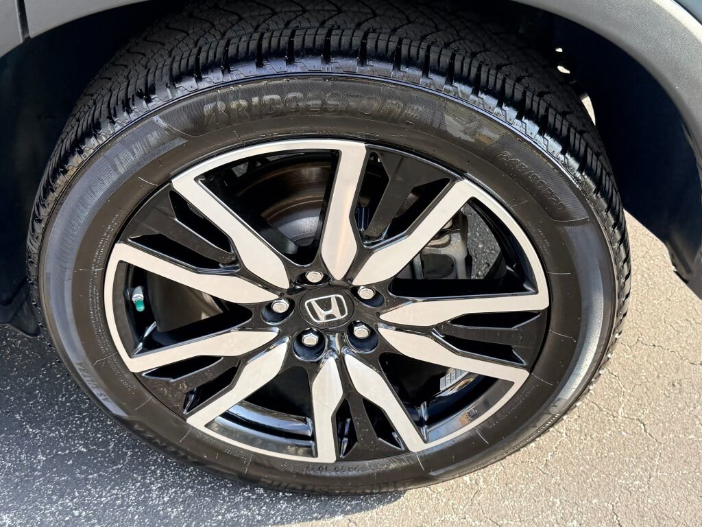 Used 2020 Honda Pilot Touring image 9