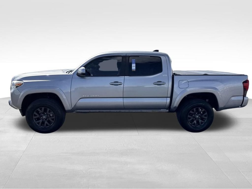 Used 2020 Toyota Tacoma SR5 AWD/4WD image 2