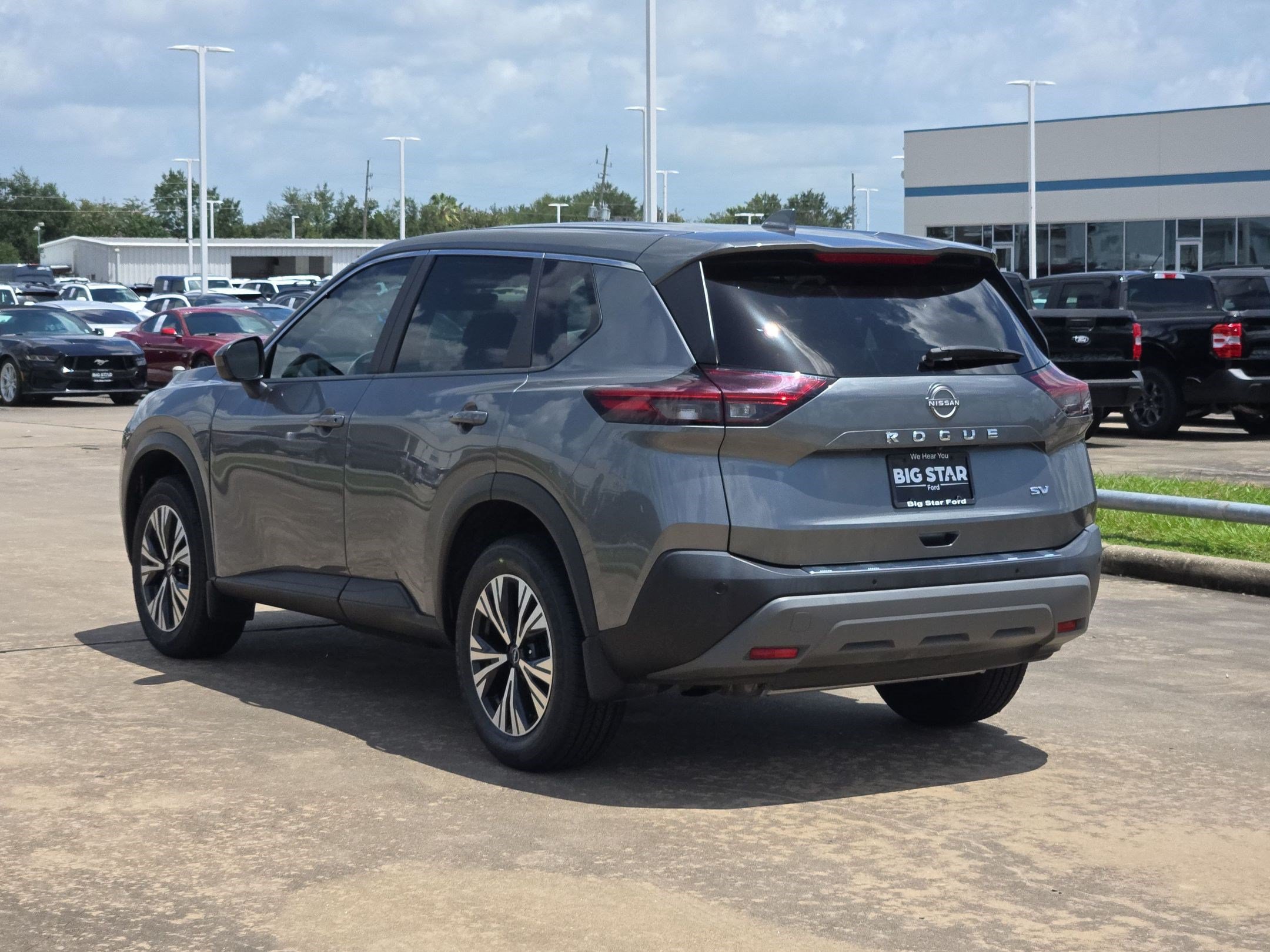 Used 2023 Nissan Rogue SV FWD image 7