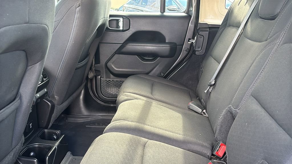Used 2019 Jeep Wrangler Unlimited Sahara image 29