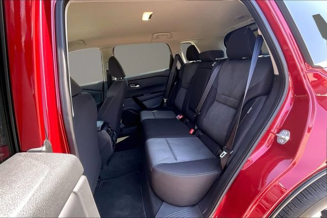 Certified 2026 Nissan Rogue SV AWD/4WD image 24