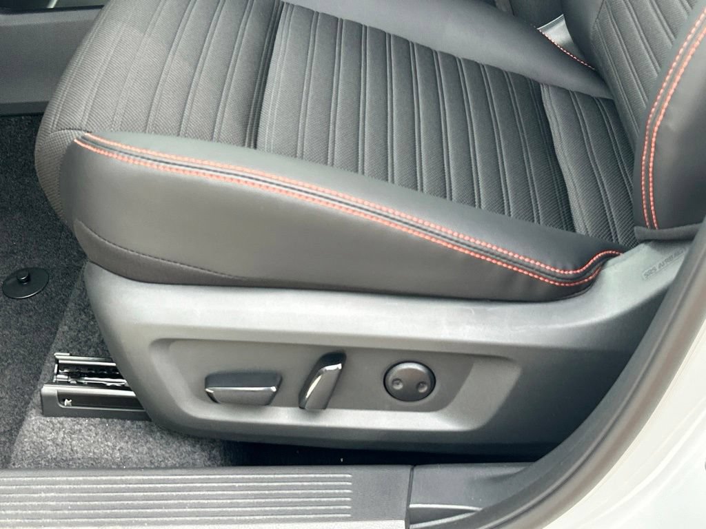 New 2026 Nissan Rogue SV AWD/4WD image 17