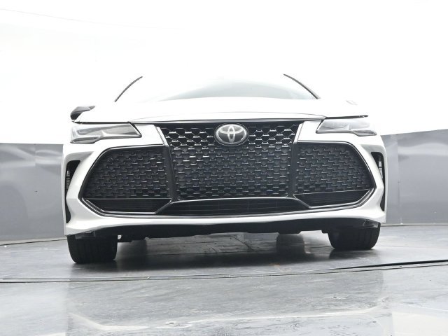 Used 2019 Toyota Avalon Touring FWD image 38