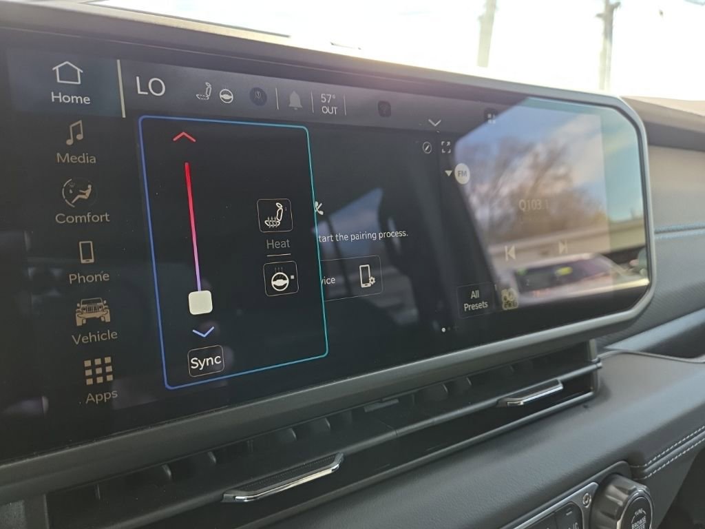 Used 2025 Jeep Wrangler Unlimited Rubicon 4xe image 32