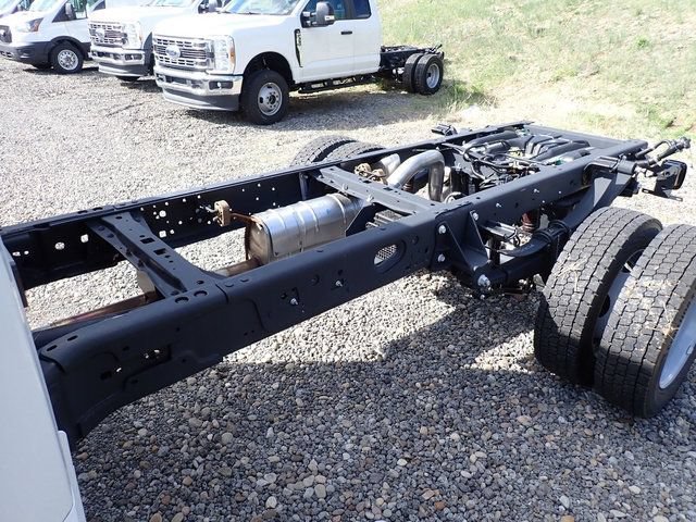New 2026 Ford F550 4x4 Regular Cab Super Duty w/ XL Chrome Package image 3