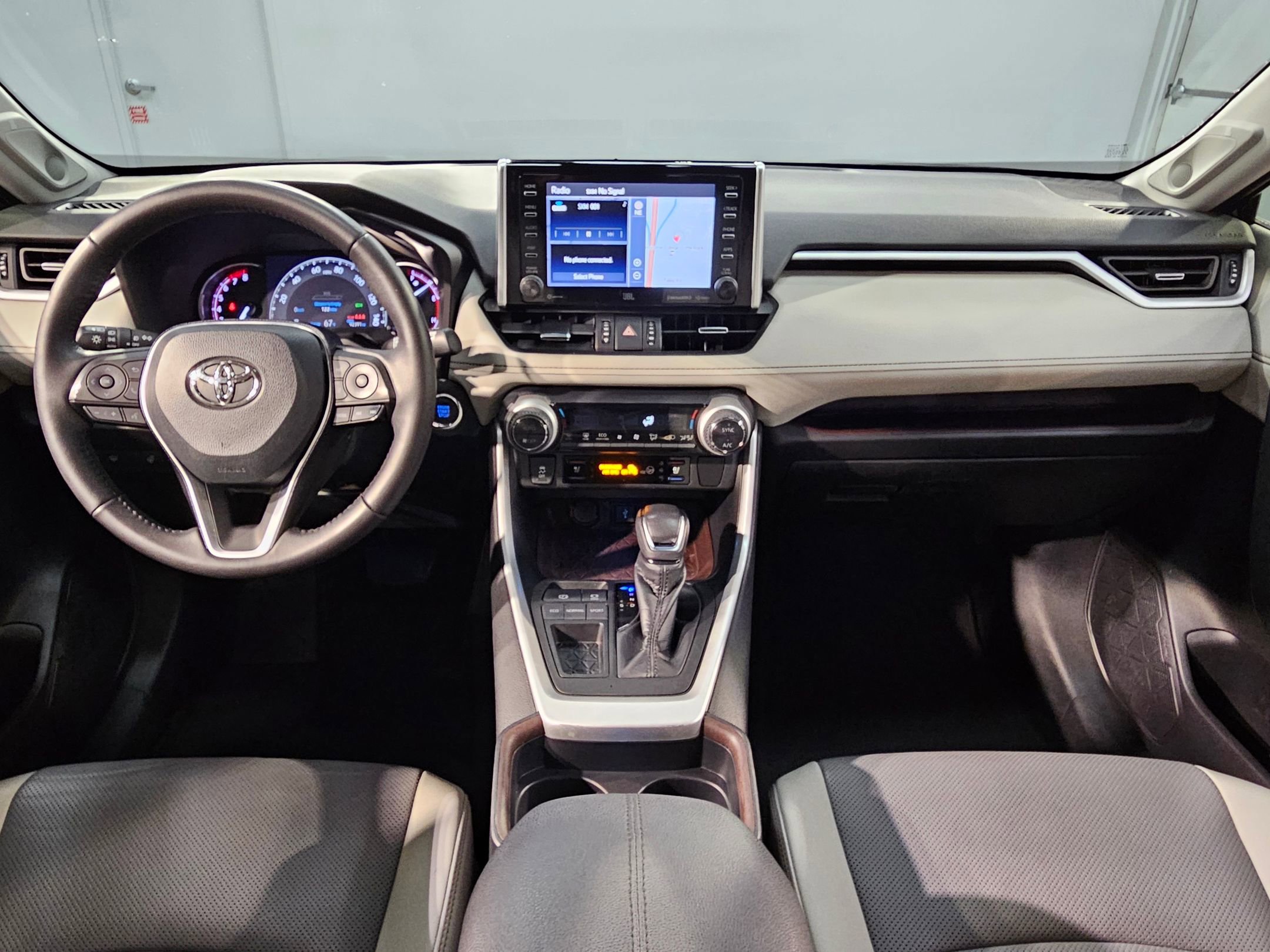 Used 2020 Toyota RAV4 Limited image 10