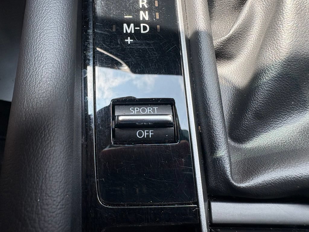 Used 2025 MAZDA MAZDA3 s FWD image 3