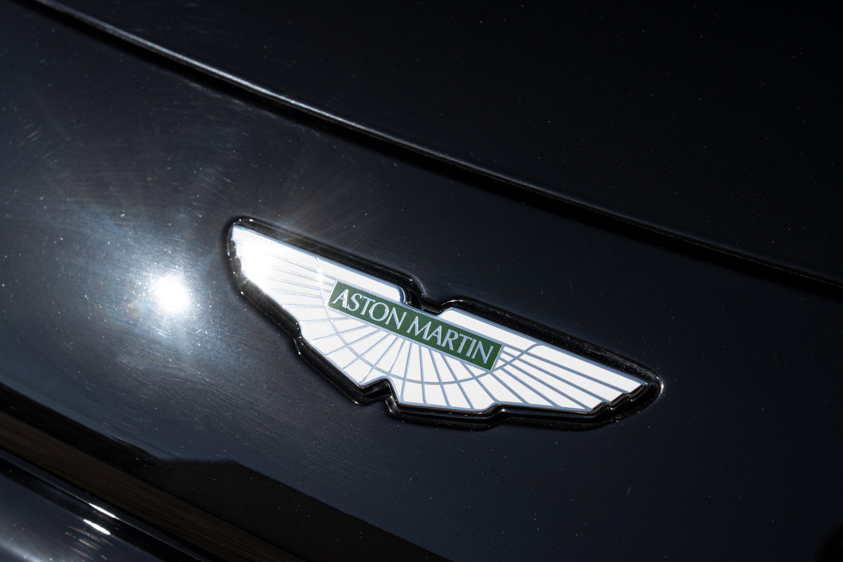 Used 2023 Aston Martin V8 Vantage Roadster RWD image 13