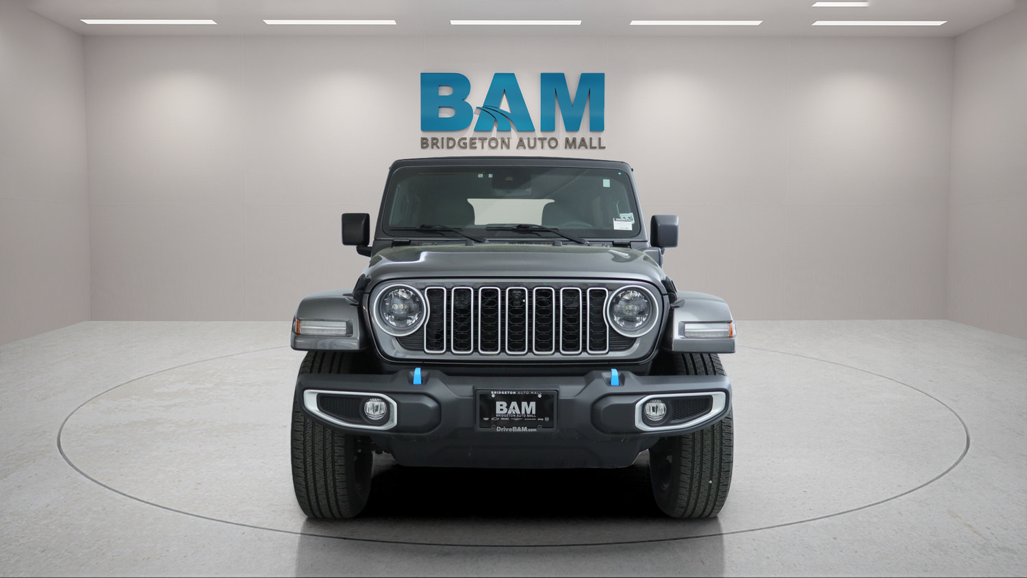Used 2024 Jeep Wrangler Unlimited Sahara w/ Technology Group AWD/4WD image 2