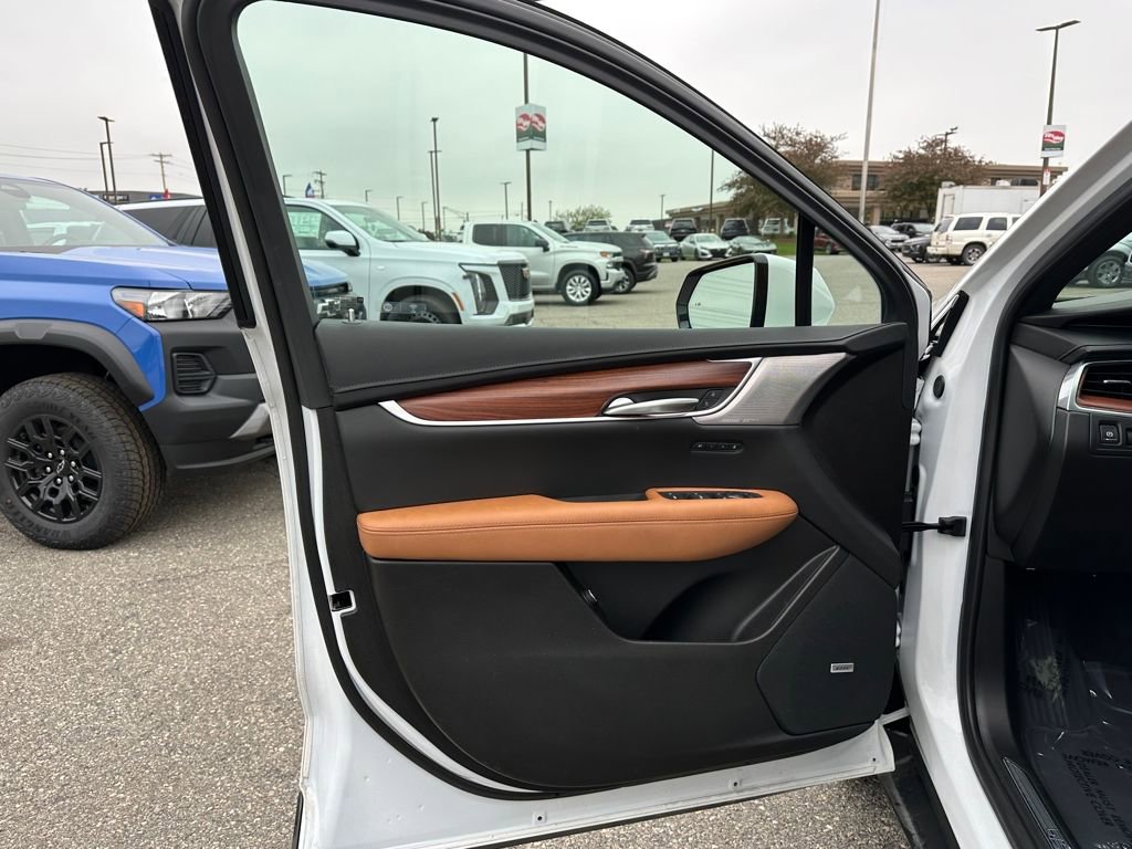Certified 2023 Cadillac XT5 Premium Luxury w/ Technology Package AWD/4WD image 23