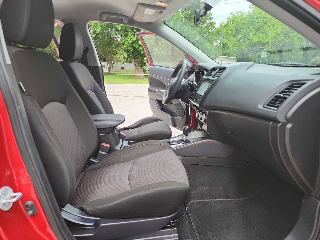 Used 2018 Mitsubishi Outlander Sport LE FWD image 33