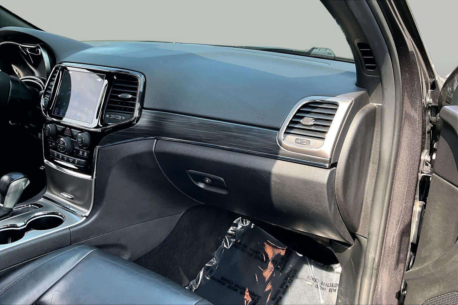 Used 2019 Jeep Grand Cherokee Limited AWD/4WD image 19