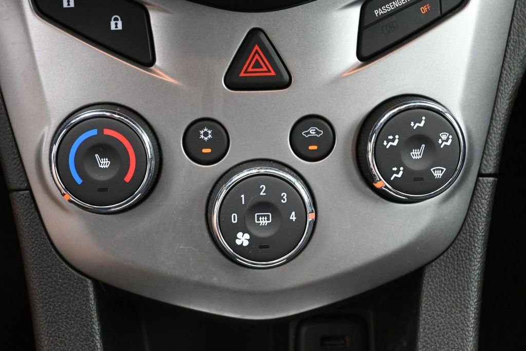 Used 2020 Chevrolet Sonic LT w/ Convenience Package FWD image 23