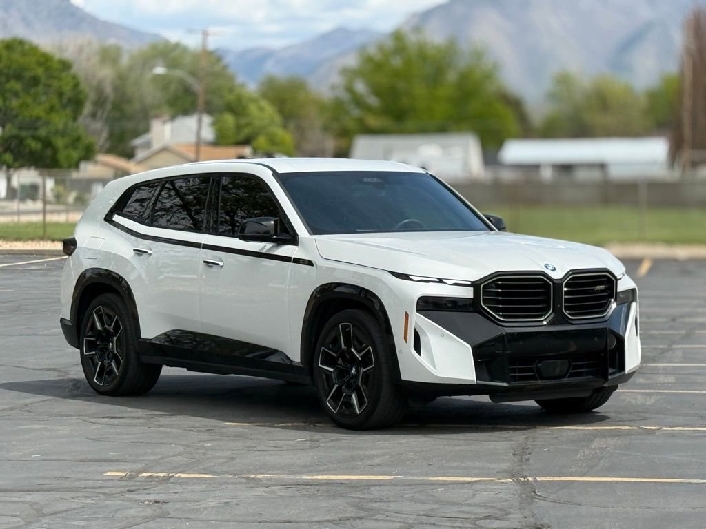 Used 2025 BMW XM image 3