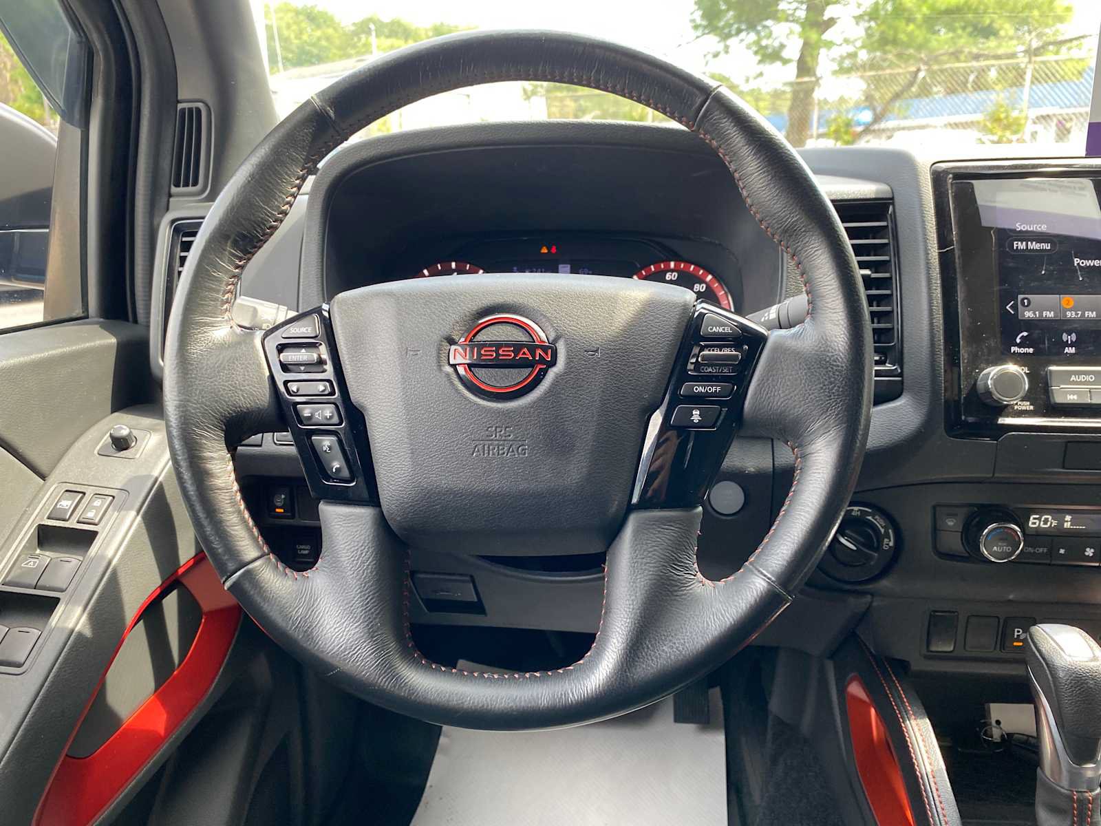 Used 2022 Nissan Frontier PRO-4X w/ Technology Package AWD/4WD image 16