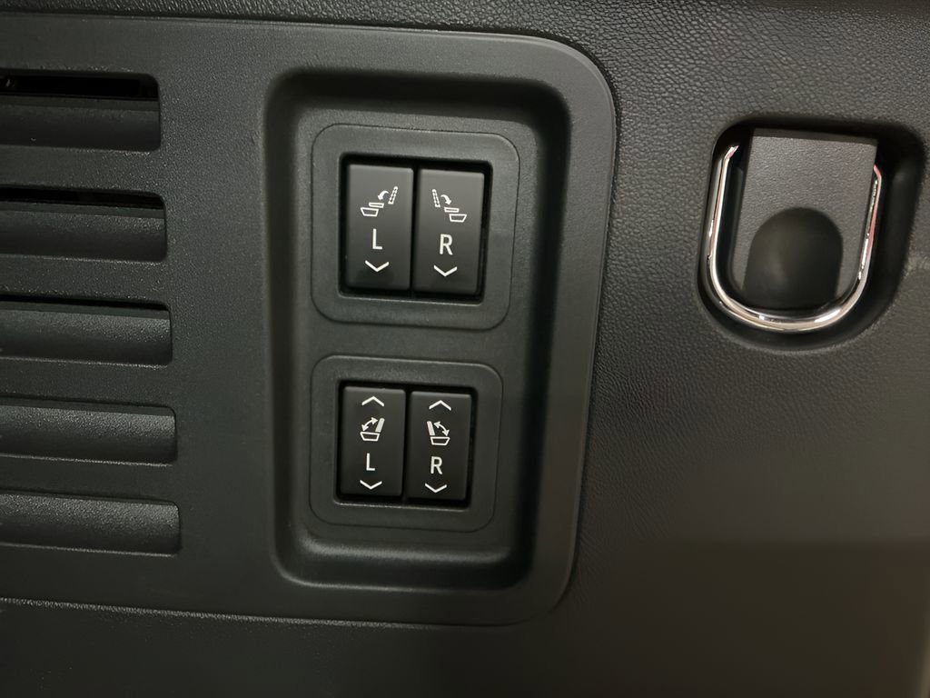 New 2026 Chevrolet Traverse RS image 10