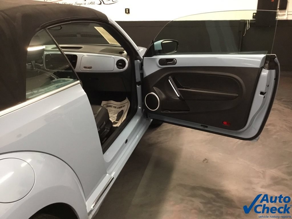 Used 2013 Volkswagen Beetle 2.5 FWD image 39