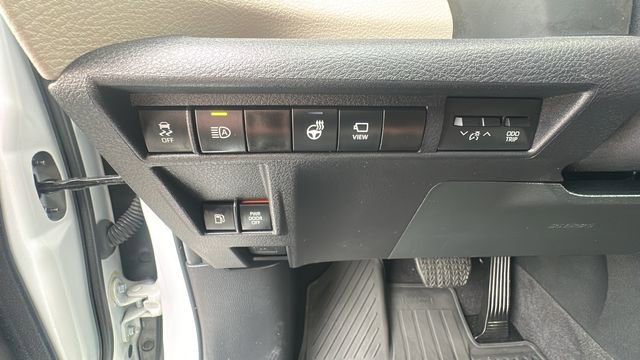 Used 2025 Toyota Sienna Platinum image 20