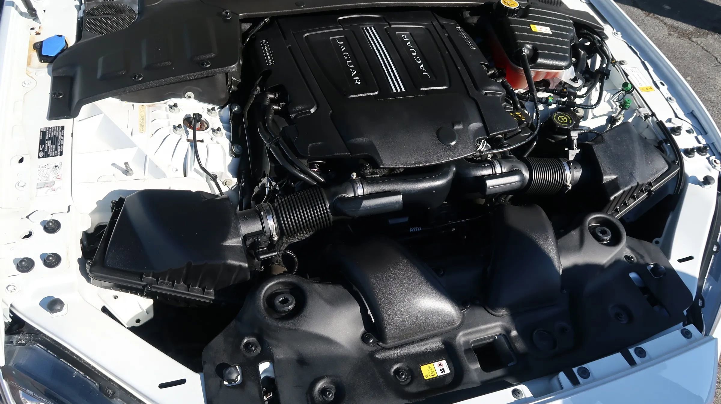 Used 2019 Jaguar XJ R-Sport image 45
