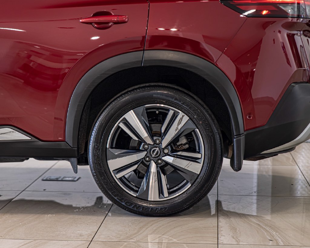 Used 2023 Nissan Rogue Platinum AWD/4WD image 7