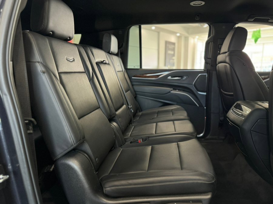 Used 2023 Cadillac Escalade ESV Luxury image 20
