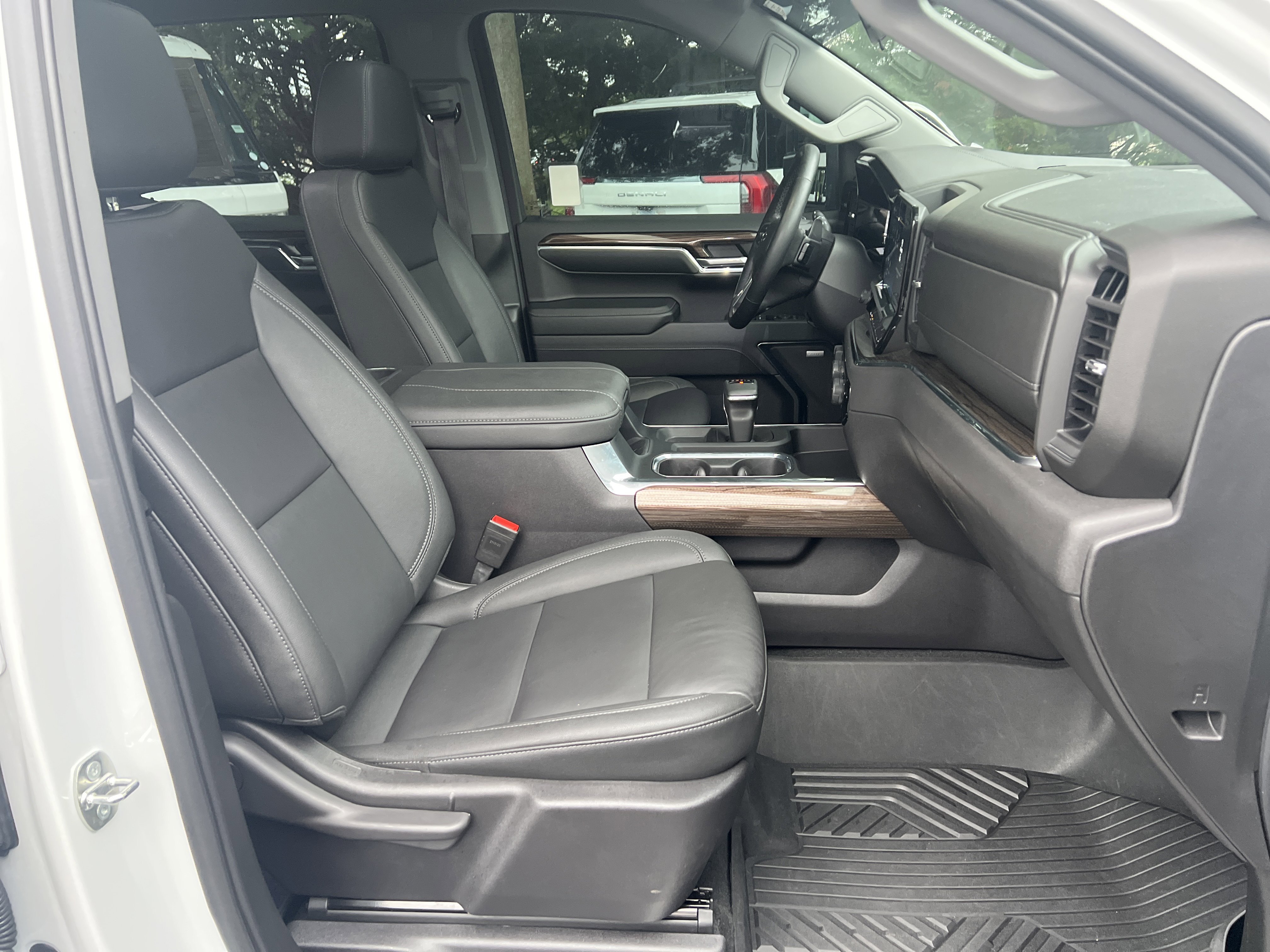 Certified 2024 Chevrolet Silverado 1500 LT Trail Boss w/ Convenience Package II image 33