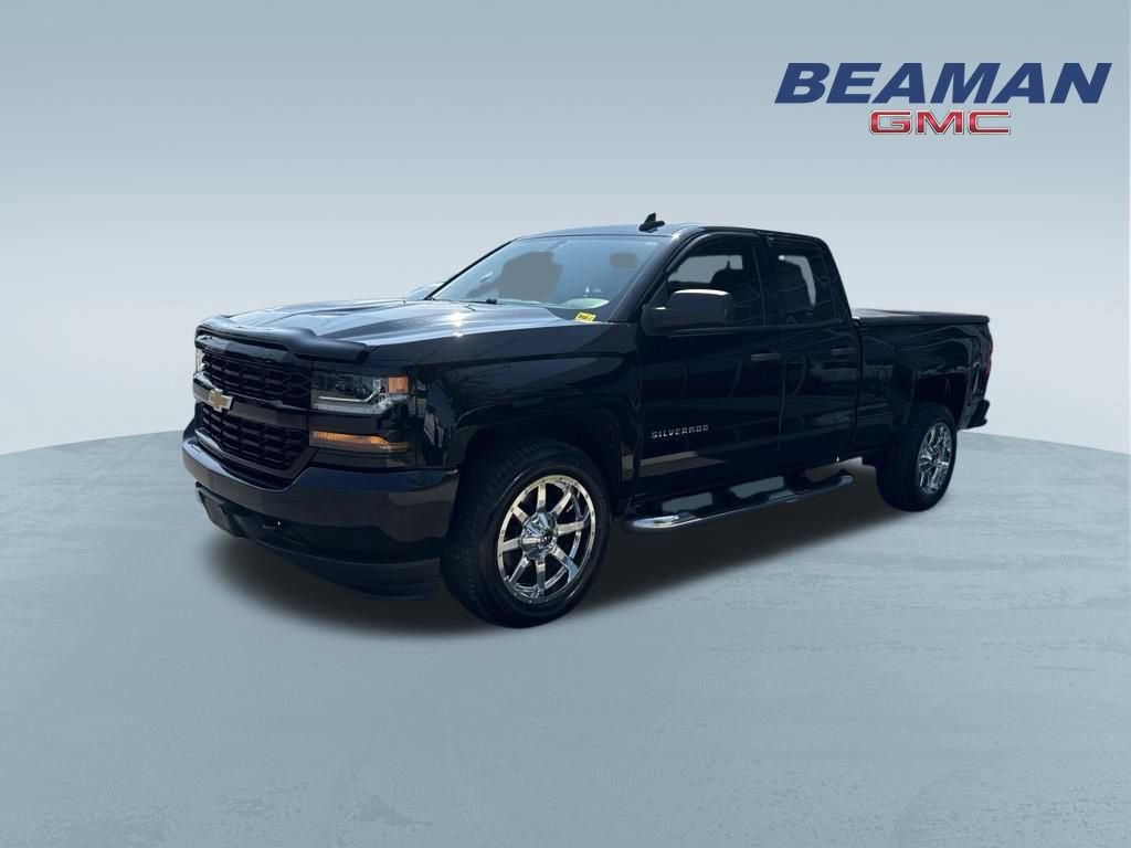 Used 2018 Chevrolet Silverado 1500 Custom w/ Custom Value Package AWD/4WD image 3