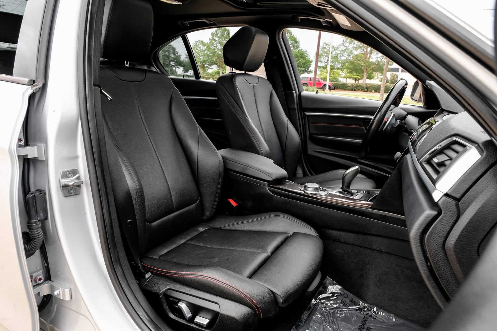 Used 2018 BMW 330i Sedan w/ Convenience Package RWD image 39