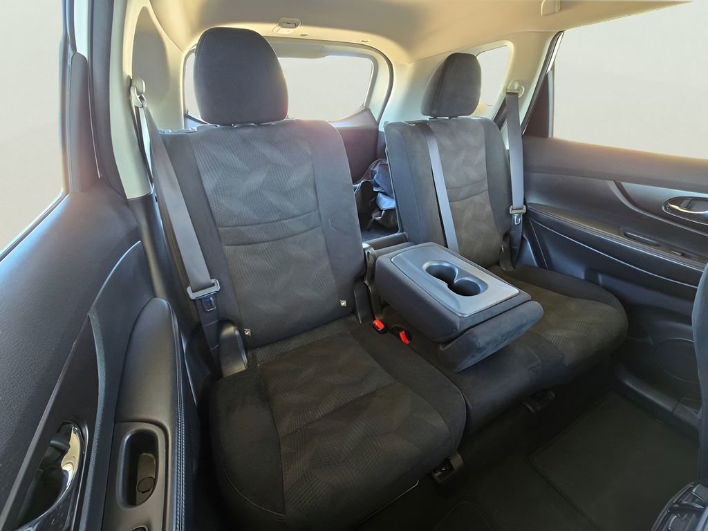 Used 2016 Nissan Rogue S image 8