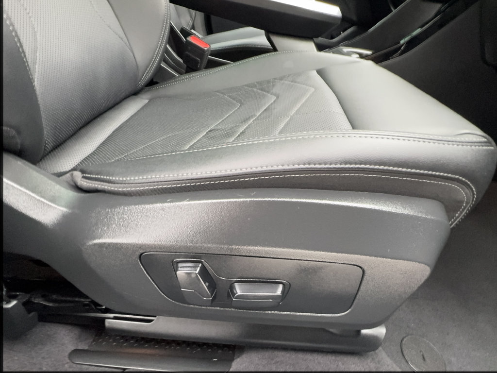 Used 2025 BMW X2 xDrive28i AWD/4WD image 33