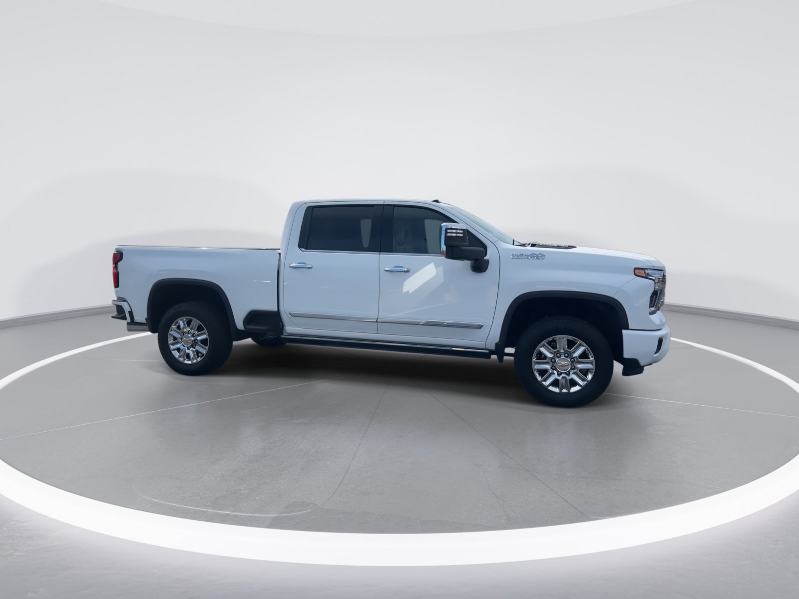 Certified 2026 Chevrolet Silverado 2500 High Country w/ Technology Package AWD/4WD image 10