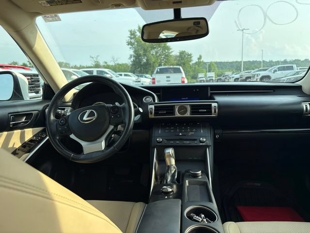 Used 2016 Lexus IS 200t RWD image 33