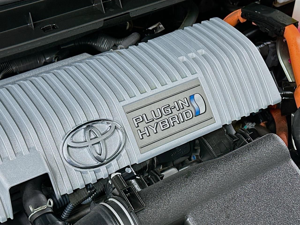 Used 2015 Toyota Prius Prime Plug-In Hybrid image 44