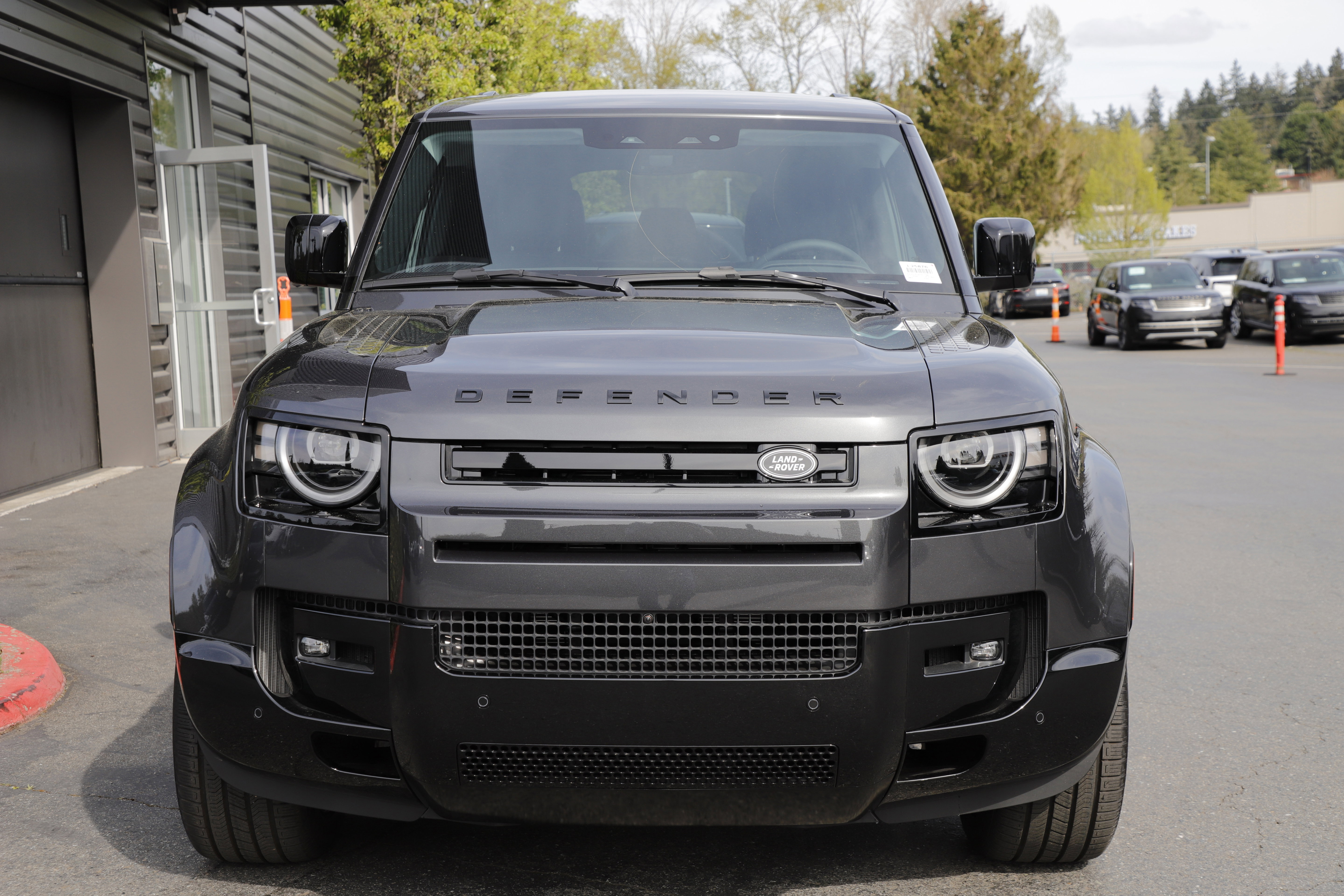 New 2026 Land Rover Defender 110 X-Dynamic SE image 6
