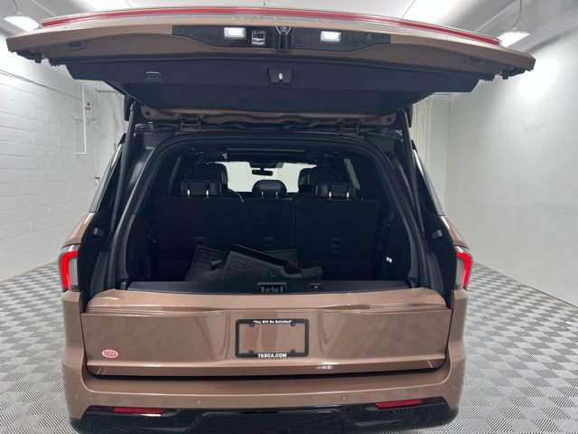 Certified 2025 Lincoln Navigator Black Label AWD/4WD image 8
