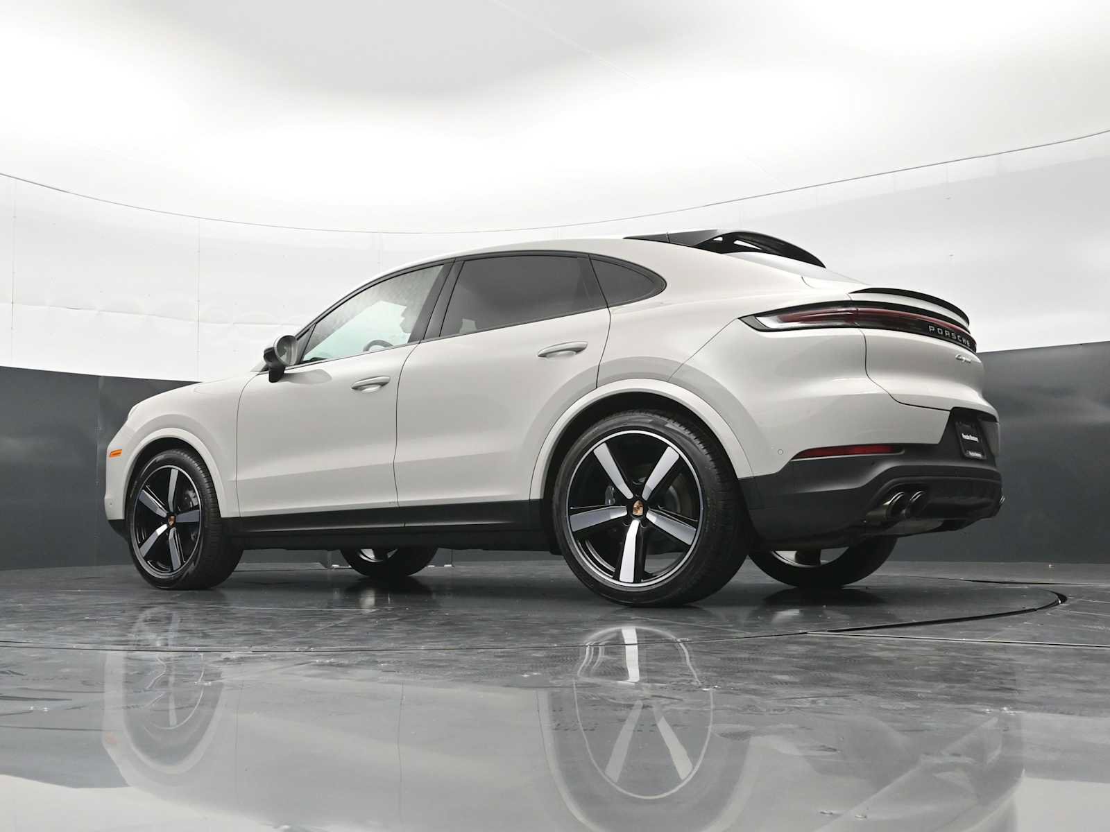 Certified 2026 Porsche Cayenne Coupe AWD/4WD image 40