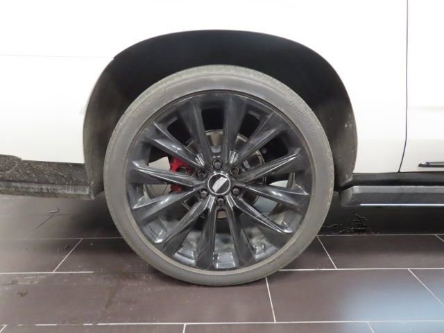 Used 2025 Cadillac Escalade ESV V w/ LPO, ONYX Package image 17