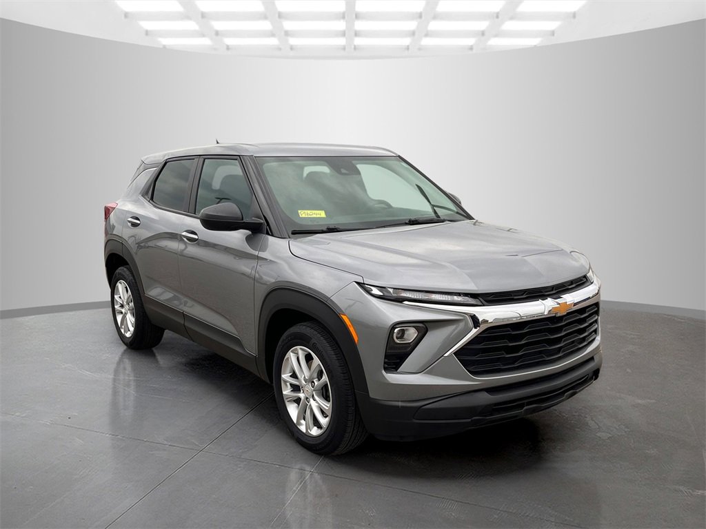 Used 2024 Chevrolet TrailBlazer LS w/ LS Convenience Package image 3