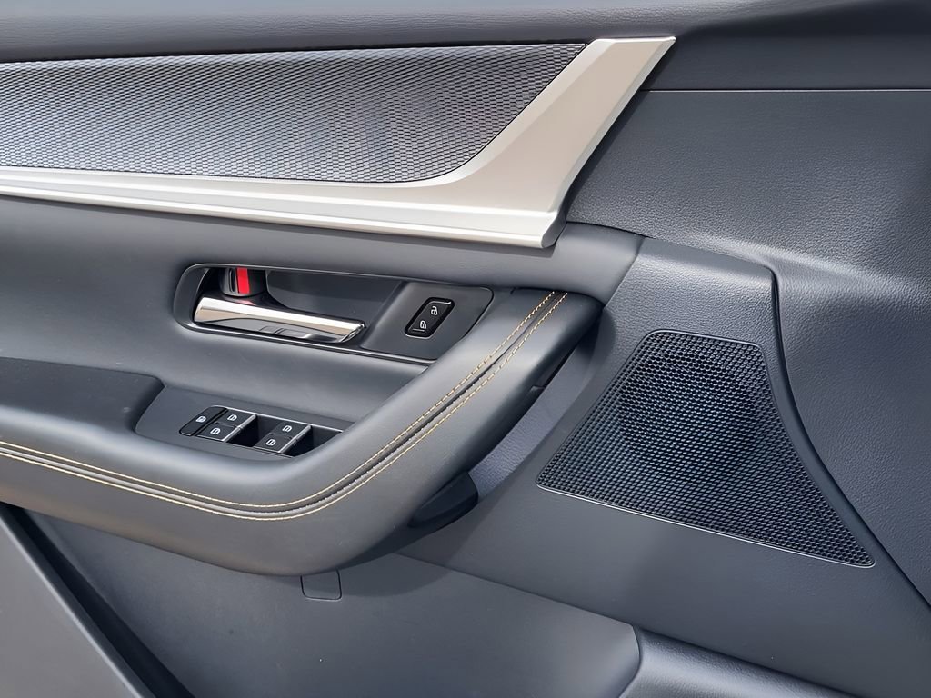 Used 2025 MAZDA CX-70 Plug-In Hybrid w/ Premium Plus image 13