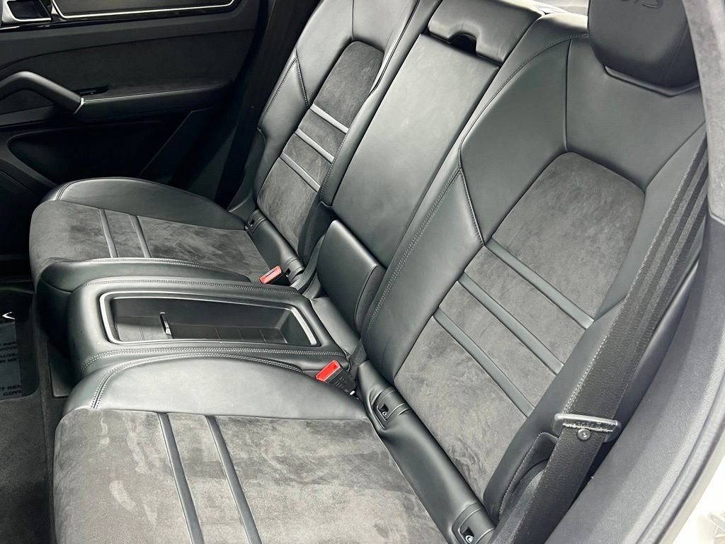 Used 2021 Porsche Cayenne GTS image 18