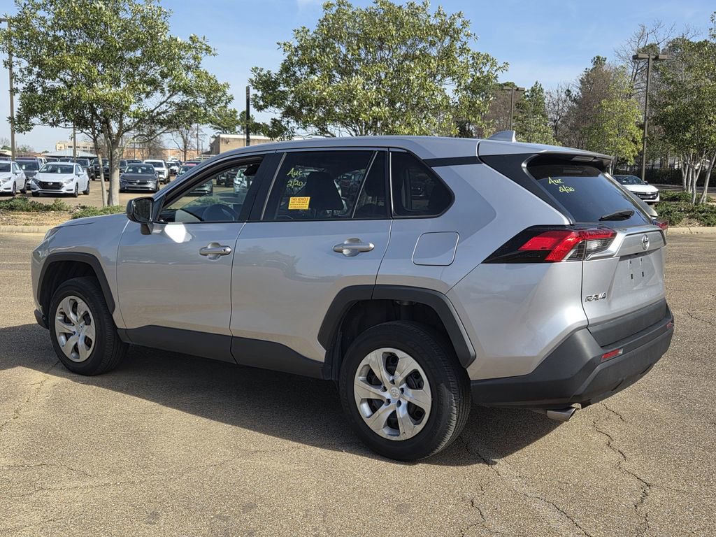 Used 2023 Toyota RAV4 LE image 6