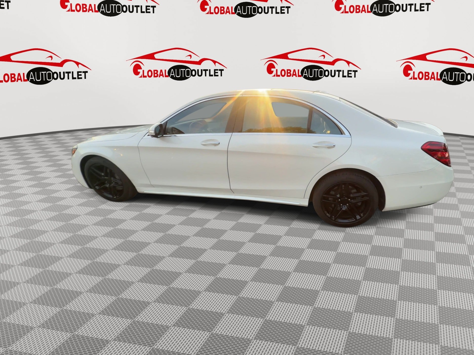 Used 2019 Mercedes-Benz S 560 4MATIC Sedan image 5