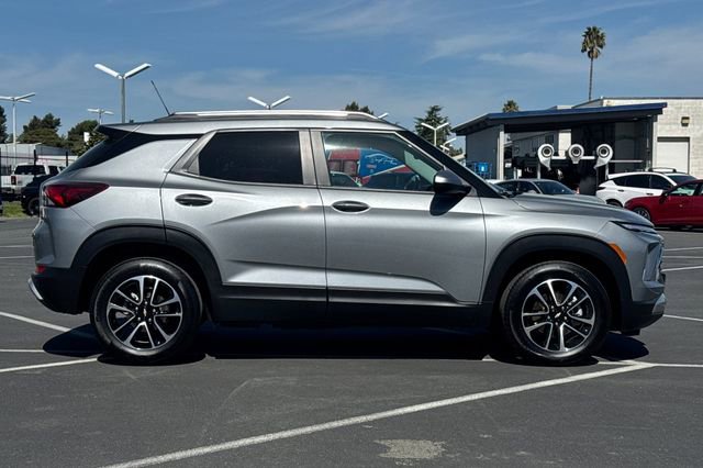 Used 2026 Chevrolet TrailBlazer LT w/ Convenience Package image 3