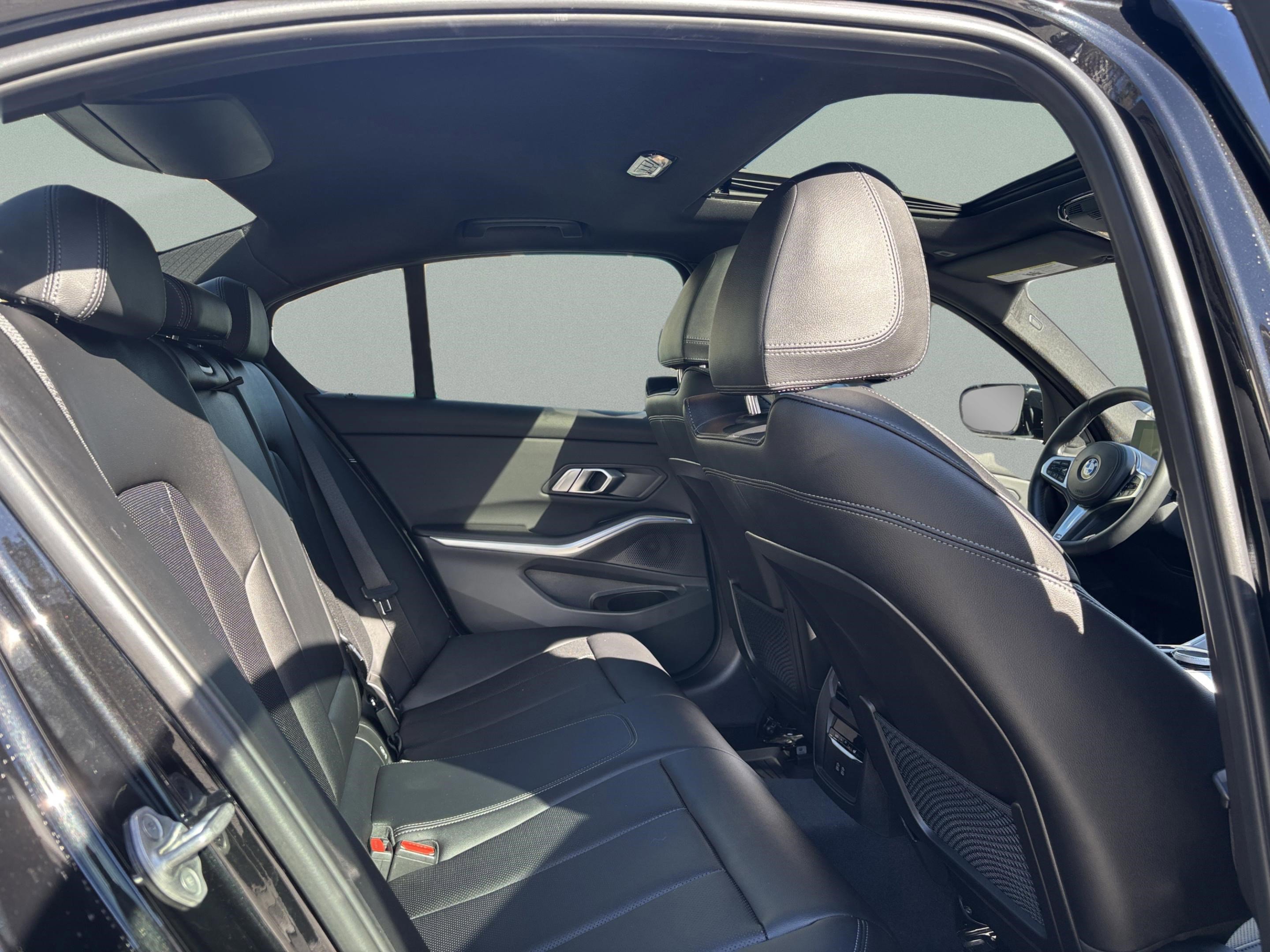 Used 2023 BMW 330i Sedan w/ M Sport Package image 31