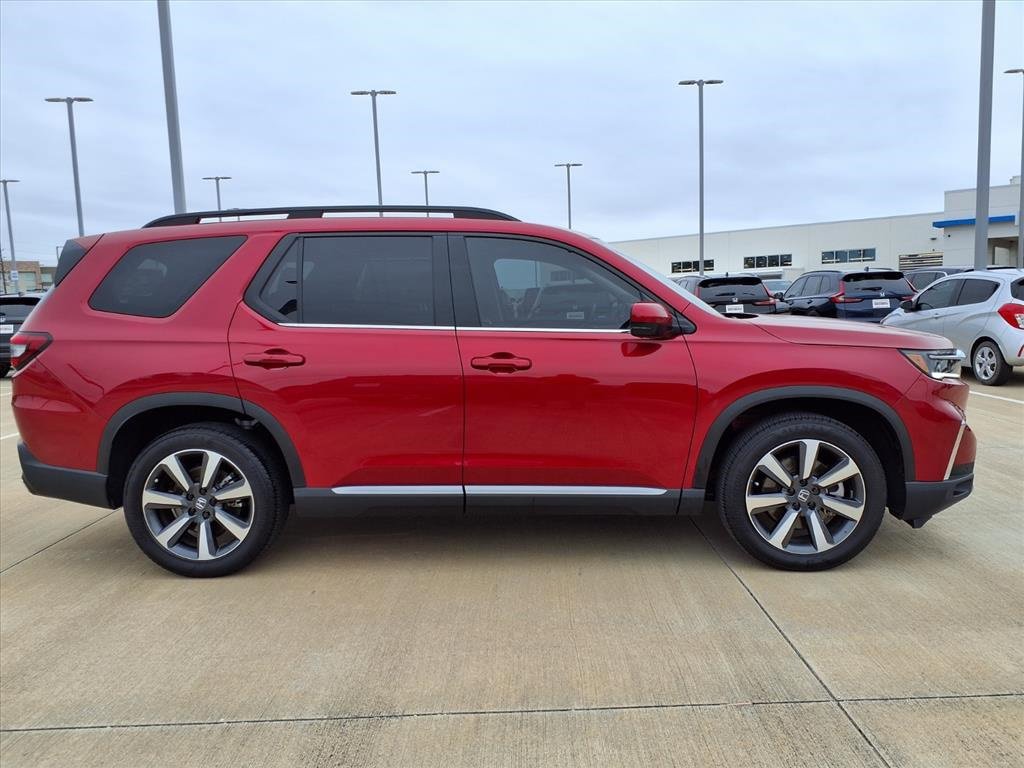 Used 2025 Honda Pilot Touring image 8