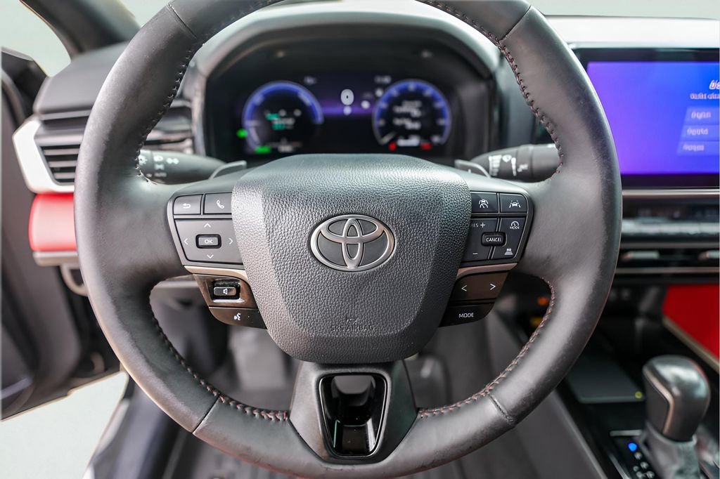 Used 2025 Toyota Camry XSE FWD image 14